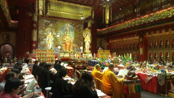 Pleins de bouddhistes et de kitsh